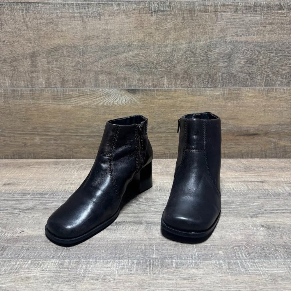 Thom McAn Black Leather Block Heel Booties Women's Size 8